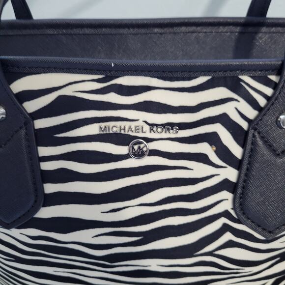 Michael Kors Eva Black & White Zebra Animal Print Nylon Tote Bag NWT 112625-1Cl3 - Picture 2 of 9